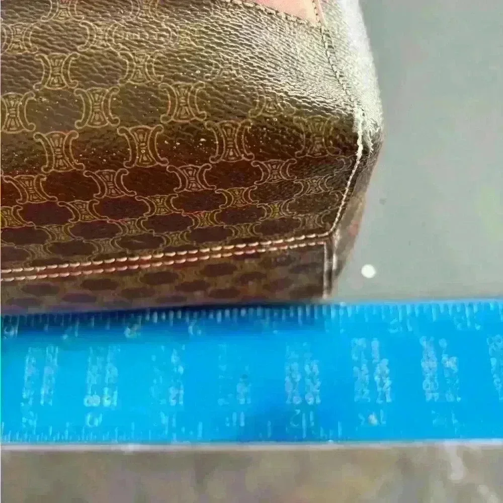 Celine Macadam vintage leather top handle bag. Great condition - gold hardware - Picture 13 of 16